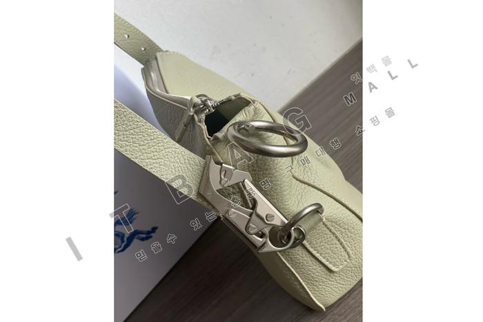 ������ ���� ����Ʈ�� BU53001-4