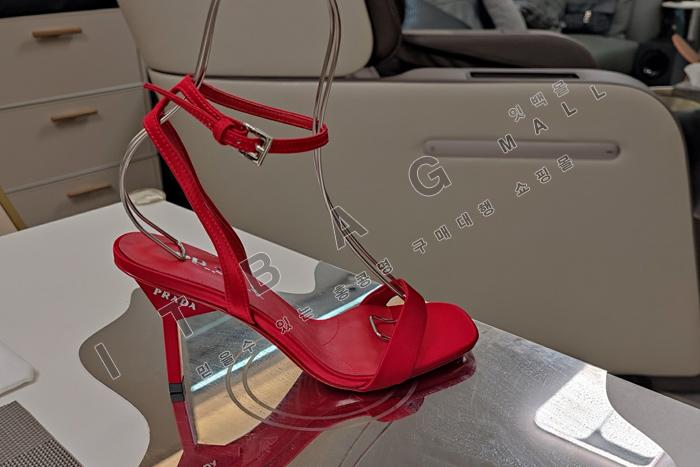 ����� ������ ����  YIBU1768-1       9CM