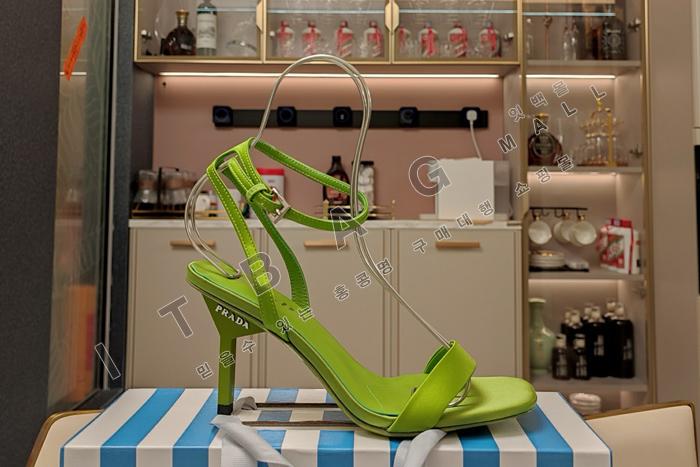 ����� ������ ����  YIBU1768-2       9CM