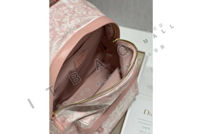��� ����  ����  DR9086