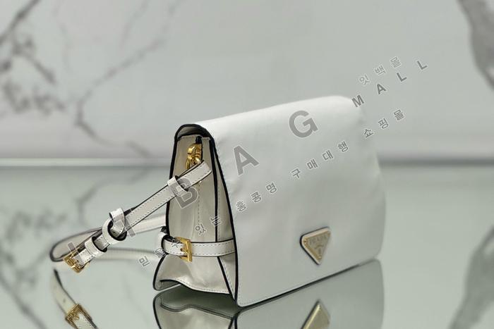 ����� �ﰢ�ΰ� �÷� ����� 1BD082