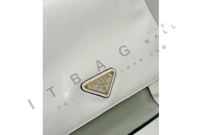 ����� �ﰢ�ΰ� �÷� ����� 1BD082
