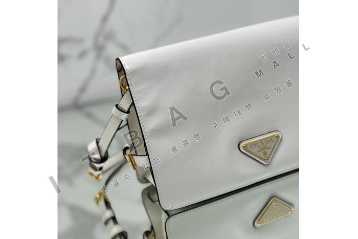����� �ﰢ�ΰ� �÷� ����� 1BD082