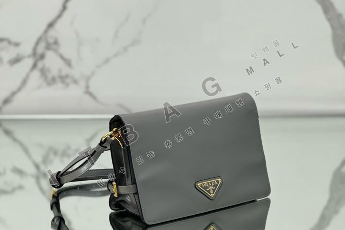 ����� �ﰢ�ΰ� �÷� ����� 1BD082-2