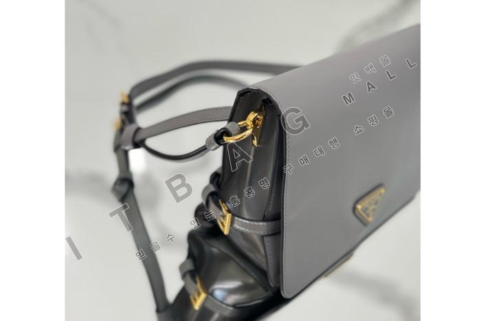 ����� �ﰢ�ΰ� �÷� ����� 1BD082-2