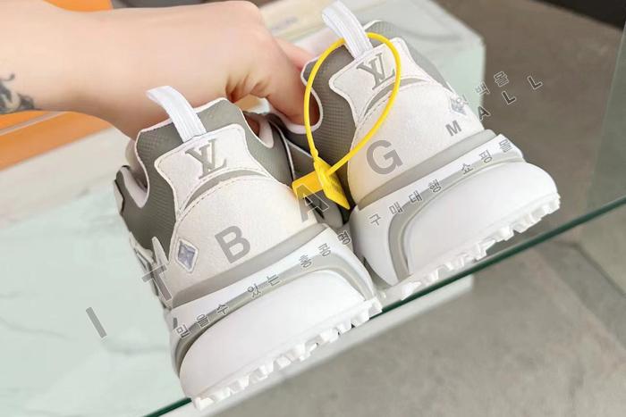 ���̺��� ���� ��ƽ ���� ����Ŀ��  SH4881-3