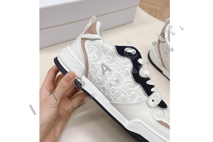 ��� One ���� ����Ŀ�� SH4884