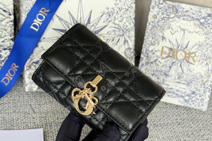 ��� My Glycine ����   A82369