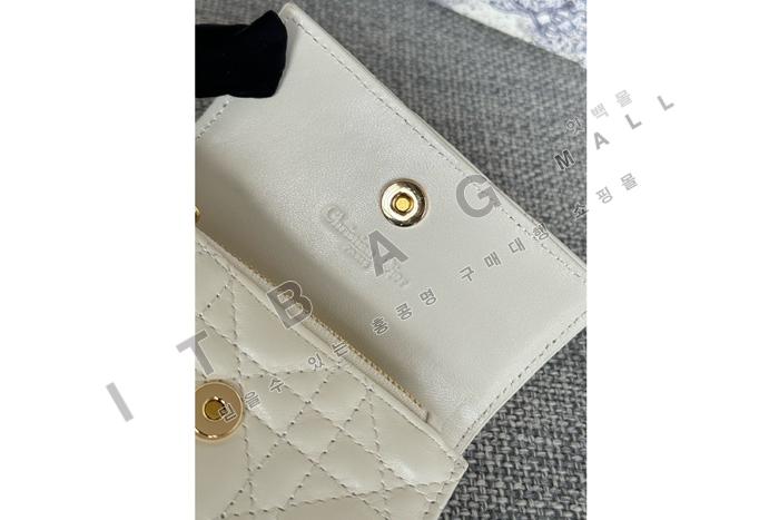 ��� My Glycine ����   A82369-4
