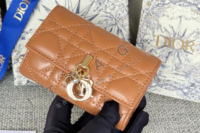 ��� My Glycine ����   A82369-5