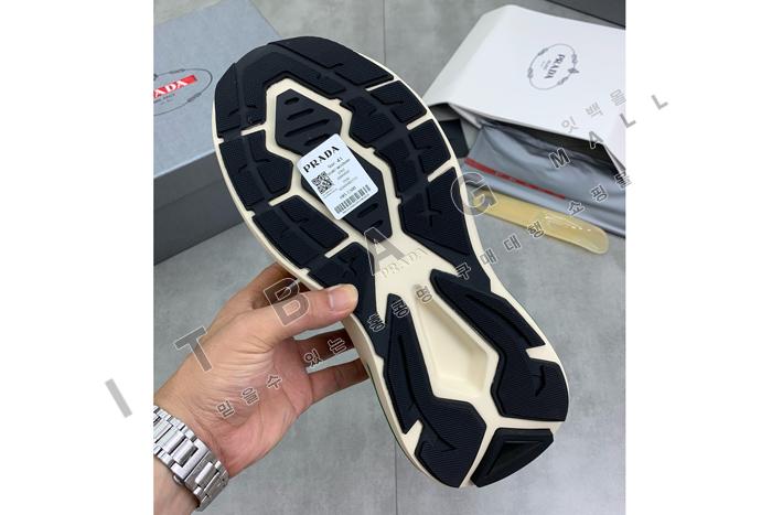 ����� Systeme ���̴� ���� ���� ����Ŀ�� YF90009