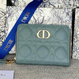 ���  Caro Scarlet ����  A82373-4