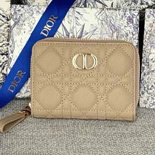 ���  Caro Scarlet ����  A82373-2