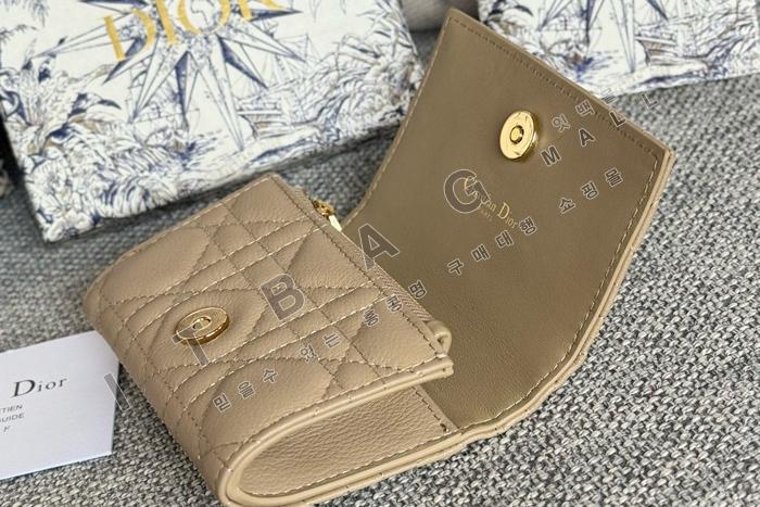 ��� Caro Glycine ����  A82374-8