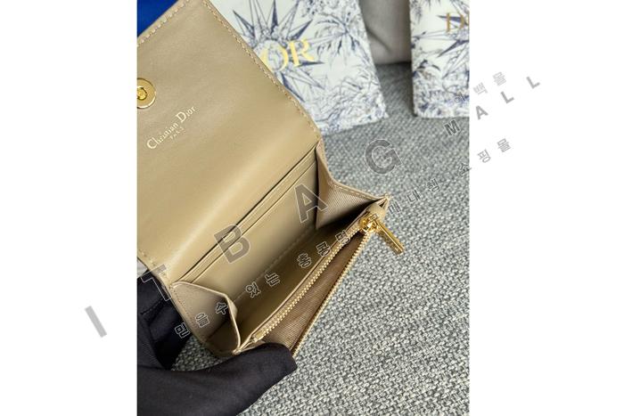 ��� Caro Glycine ����  A82374-8