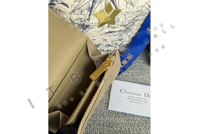��� Caro Glycine ����  A82374-8
