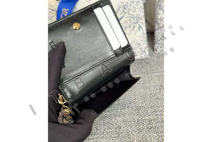 ��� Lady  Bloom ī�� ����  A82377