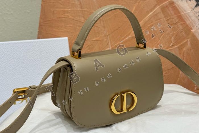 ��� 30 Montaigne Avenue ���� ž �ڵ��  DR9118