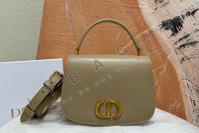 ��� 30 Montaigne Avenue �̵�� ž �ڵ��   DR9119