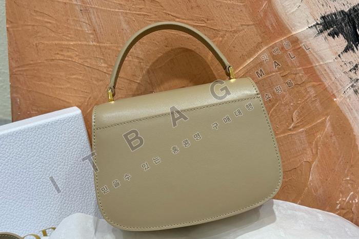 ��� 30 Montaigne Avenue �̵�� ž �ڵ��   DR9119