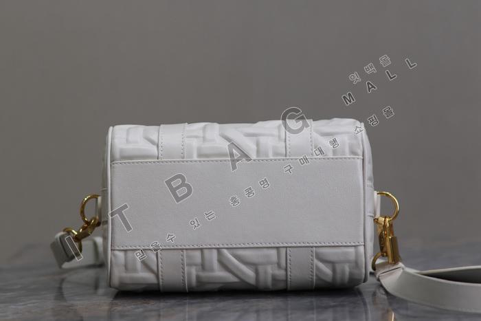 ��� �׷�� 20��  DR9134