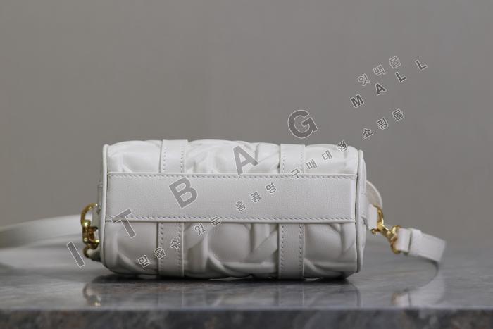 ��� �׷�� 16 �̴Ϲ�  DR9135
