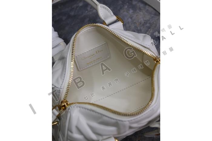 ��� �׷�� 16 �̴Ϲ�  DR9135