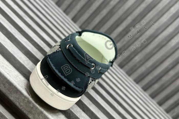 ����  ���� ����  YF90047-3 ��