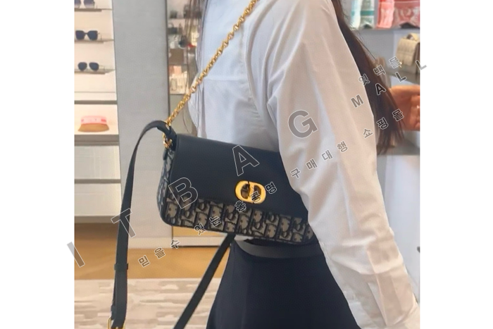 ��� 30 Montaigne Avenue East-West ���� ĳ�� �̴� ��  DR9148   24/�Ż�
