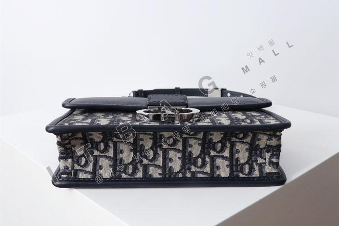��� 30 Montaigne East-West ü�ι� DR9149   24/�Ż�