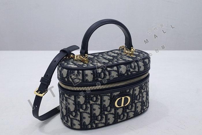 ��� 30 Montaigne �̴� ����Ƽ ���̽�  DR9155   24/�Ż�