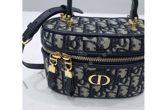 ��� 30 Montaigne �̴� ����Ƽ ���̽�  DR9155   24/�Ż�