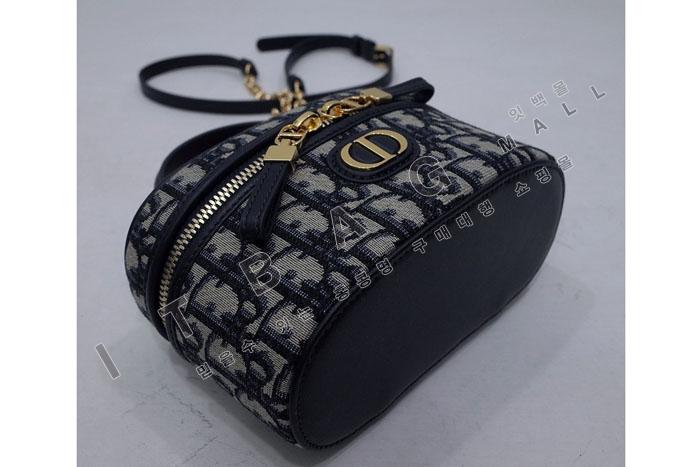 ��� 30 Montaigne �̴� ����Ƽ ���̽�  DR9155   24/�Ż�