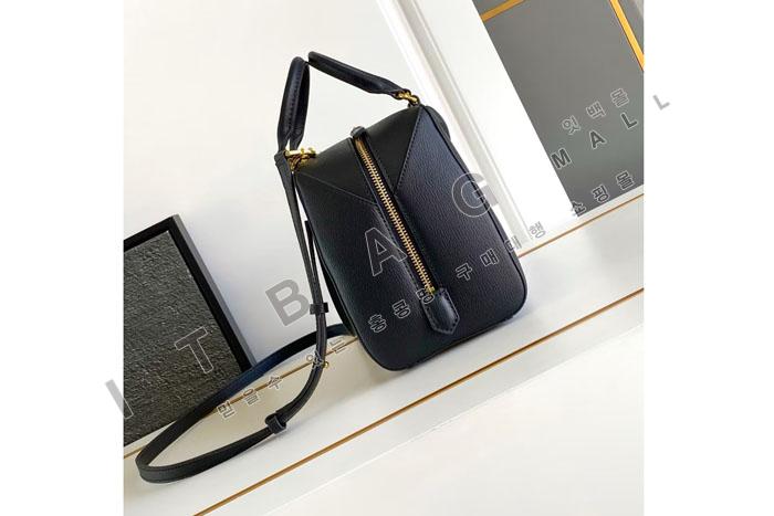 ����� Antigona Cube ���� �̴� ��  GY1143