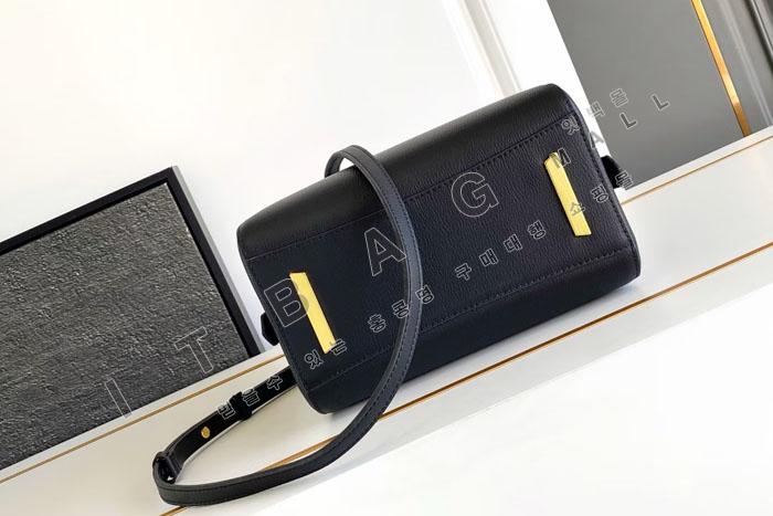 ����� Antigona Cube ���� �̴� ��  GY1143