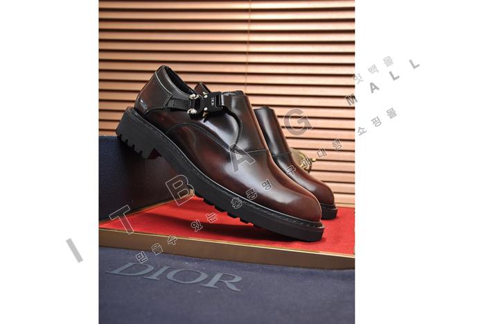 ���  ���� ����  YF1561