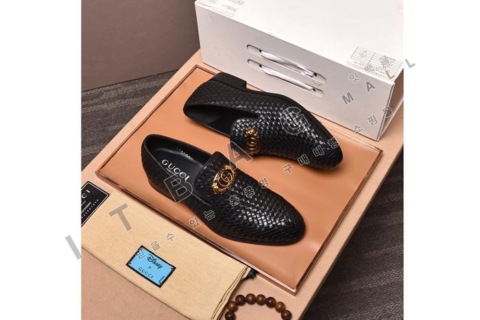 ����   ���� ����   MYB8142