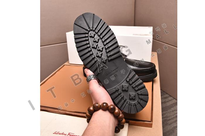 �䷹����   Ȧ���� ���� ���� MYB8145