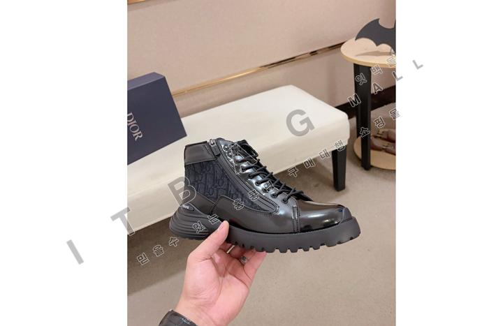 ��� Combat ��Ŭ ���� MYB5642-1