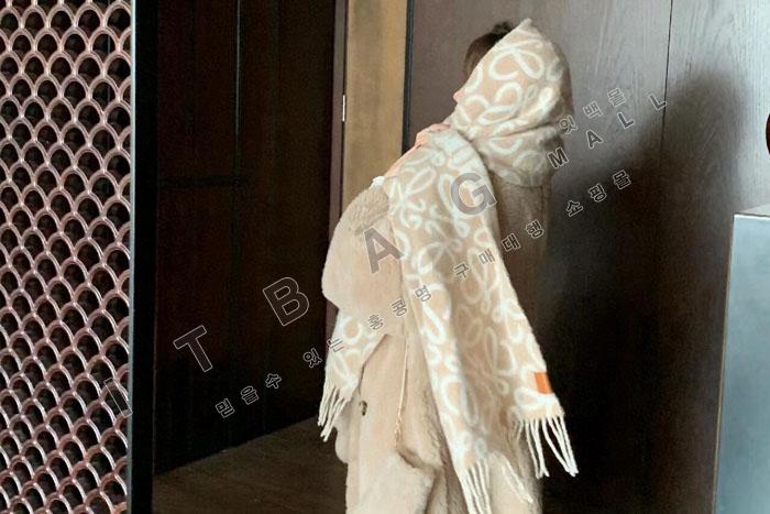 �ο��� ��ī�� ��    YUE2086-1    23/�Ż�