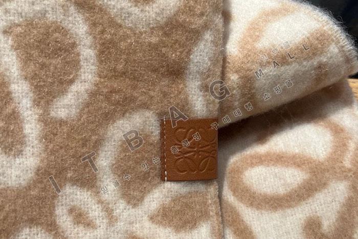 �ο��� ��ī�� ��    YUE2086-1    23/�Ż�