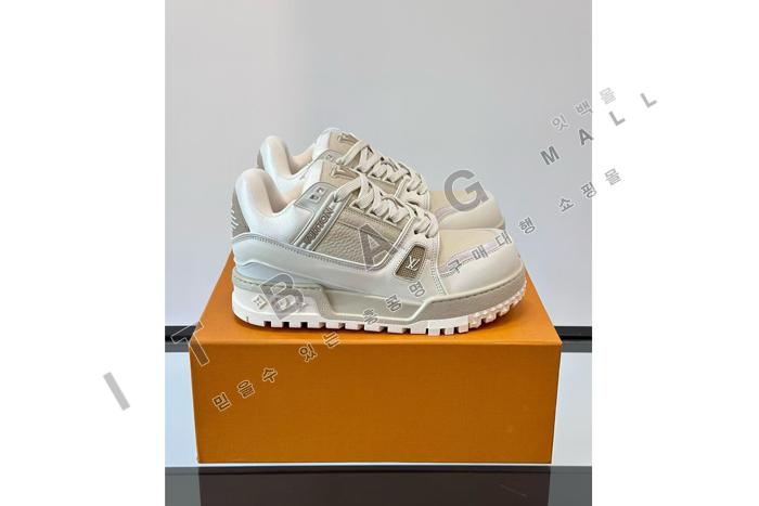 ���̺��� Ʈ���̳� �ƽ� ����Ŀ��  SP9179-1