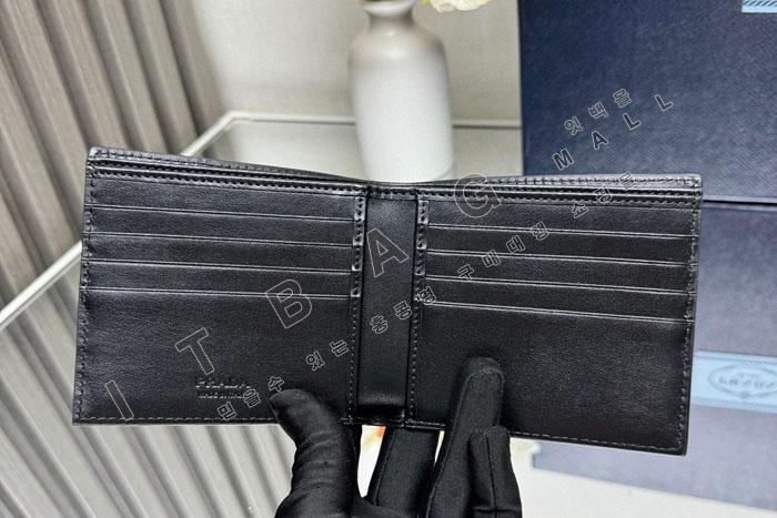 ����� ���� ����  2M0513-27