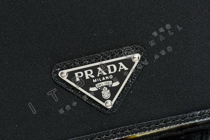 ����� �����Ϸ�  ����  2M0513-28