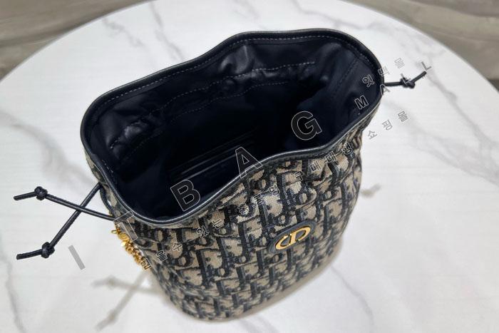 ��� 30 Montaigne ��ο콺Ʈ�� ���� ��Ŷ��  DR9140   24/�Ż�