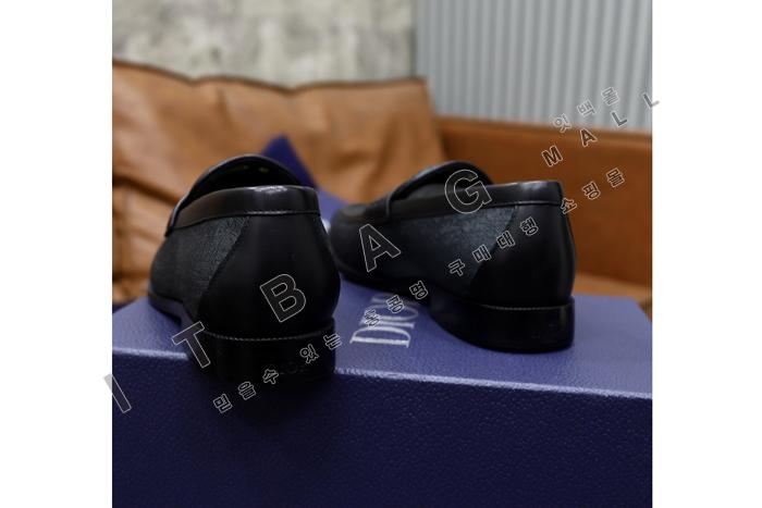 ��� ���� ����  MYB4975