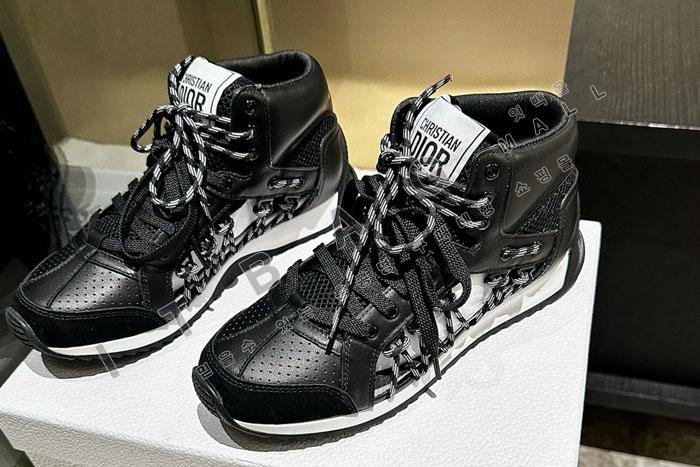 ��� First ����ž ����Ŀ��  YIBU3008-1   25/�Ż�  