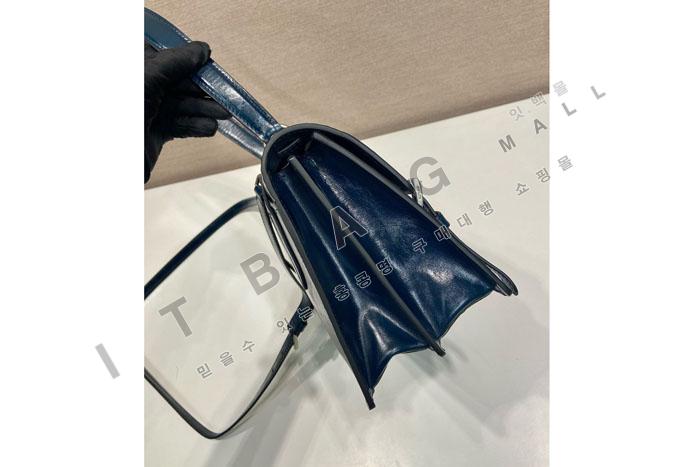 ����� �̵�� ���� �ڵ��  1BN026    25/�Ż�