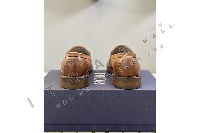 ���  ���� ����  YF6153 ��