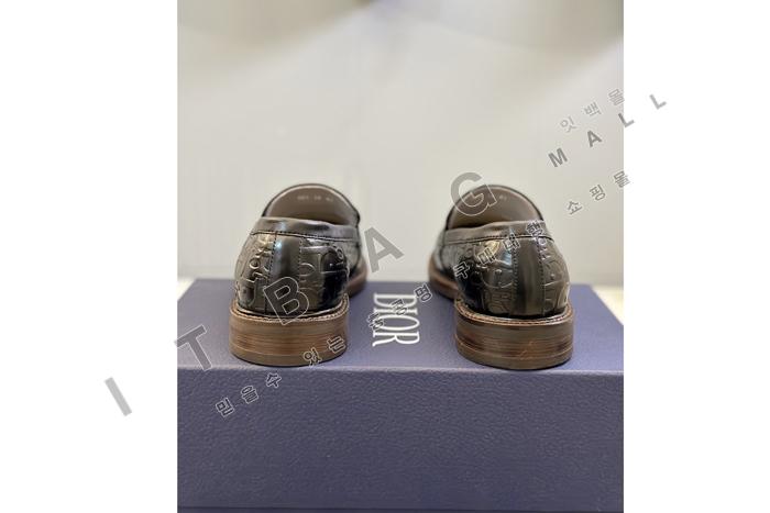 ���  ���� ����   YF6153-1 ��